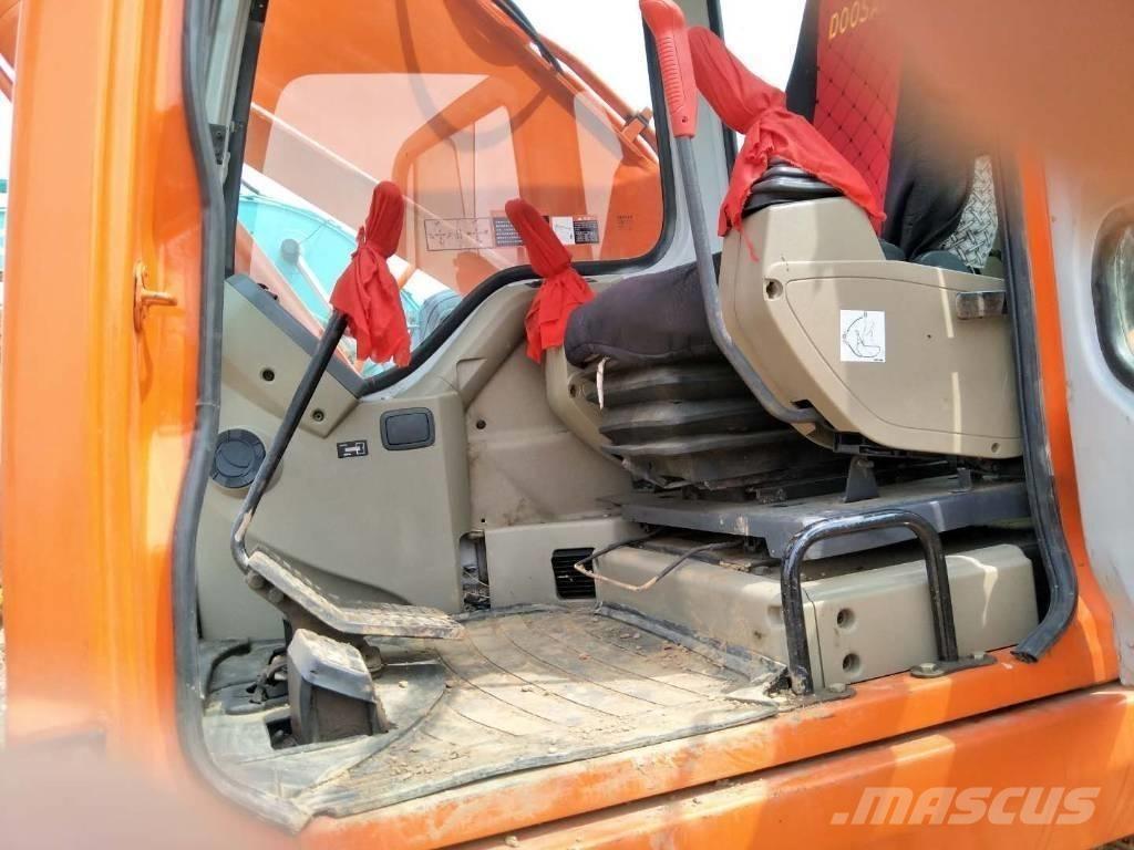 Doosan 225 Bageri gusjeničari