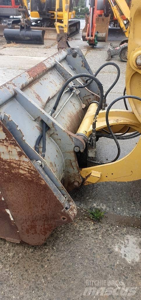 CAT 906M Utovarivači na kotačima