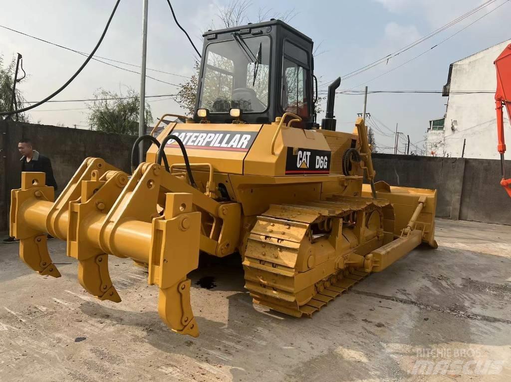 CAT D6G Buldožeri gusjeničari