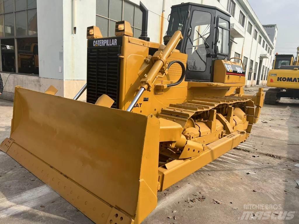CAT D6G Buldožeri gusjeničari