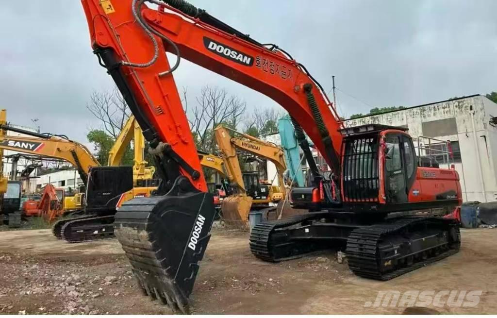 Doosan DX 340 Bageri gusjeničari