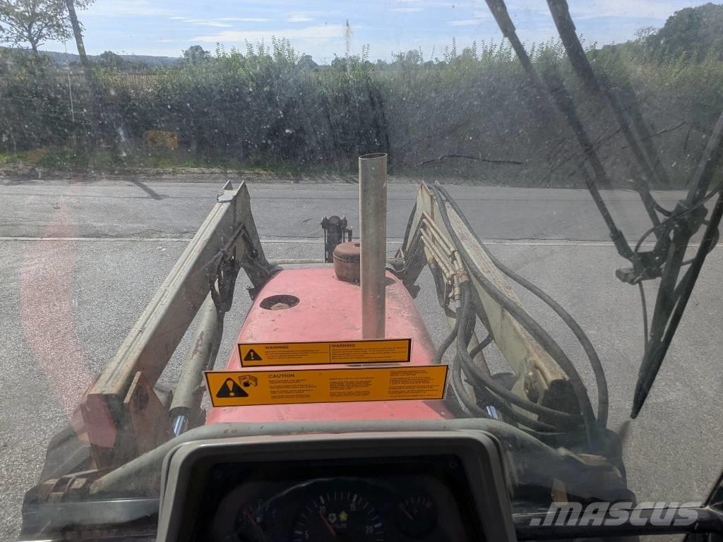 Massey Ferguson 6120 Traktori