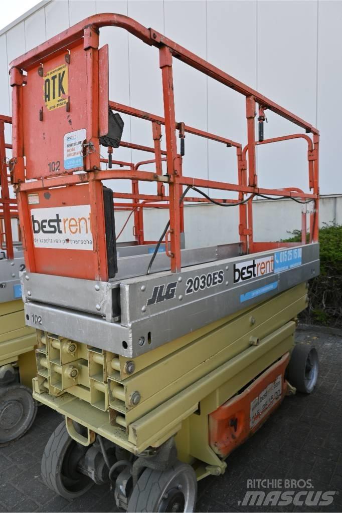 JLG 2030ES Škaraste platforme