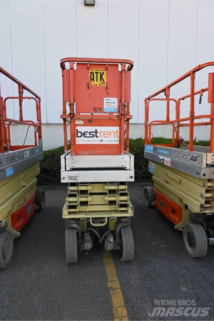 JLG 2030ES Škaraste platforme