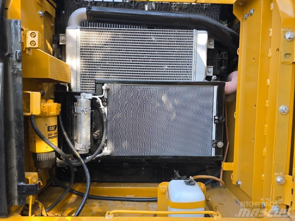 CAT 320D2 Bageri gusjeničari