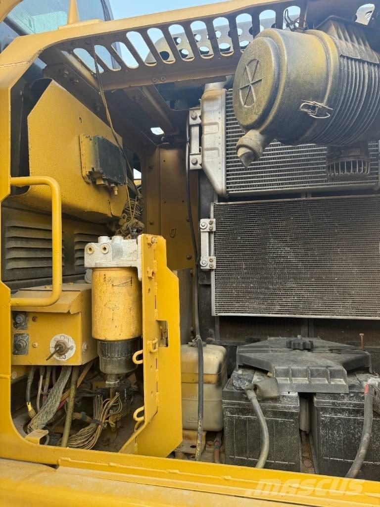 CAT 313 D Bageri gusjeničari