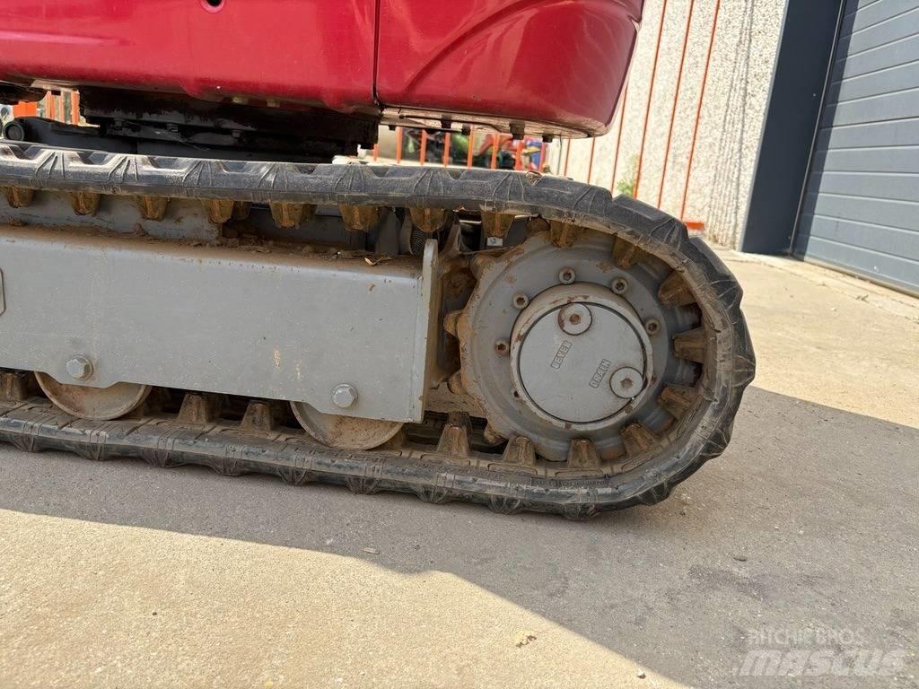 Takeuchi TB 210 R Mini bageri <7t