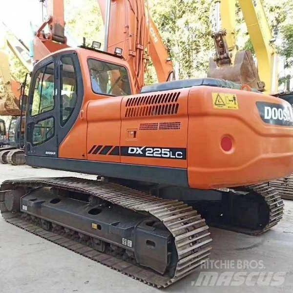 Doosan dx225 Bageri gusjeničari