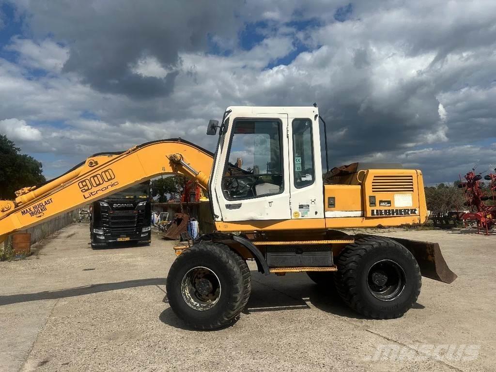 Liebherr A900 Bageri na kotačima