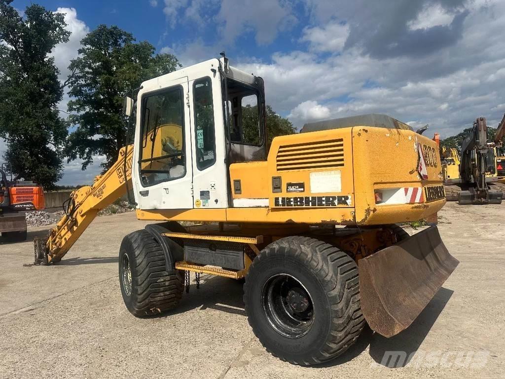 Liebherr A900 Bageri na kotačima