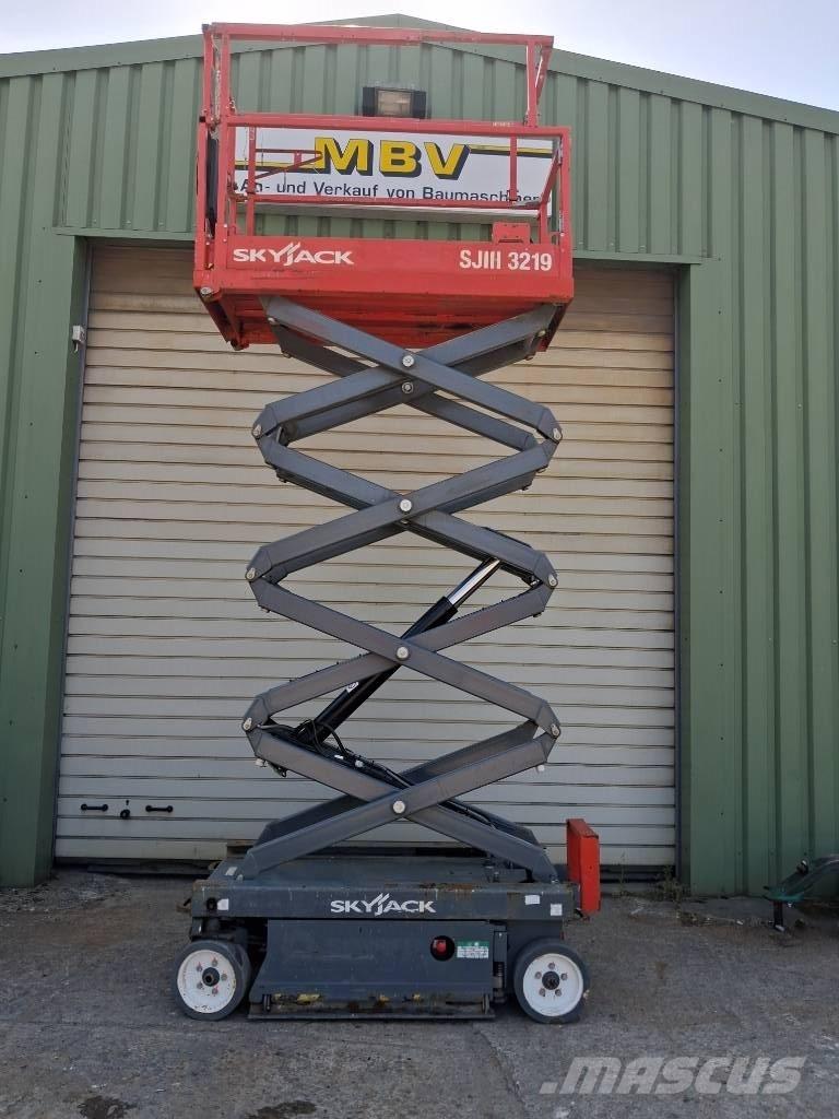 SkyJack SJ III 3219 Škaraste platforme