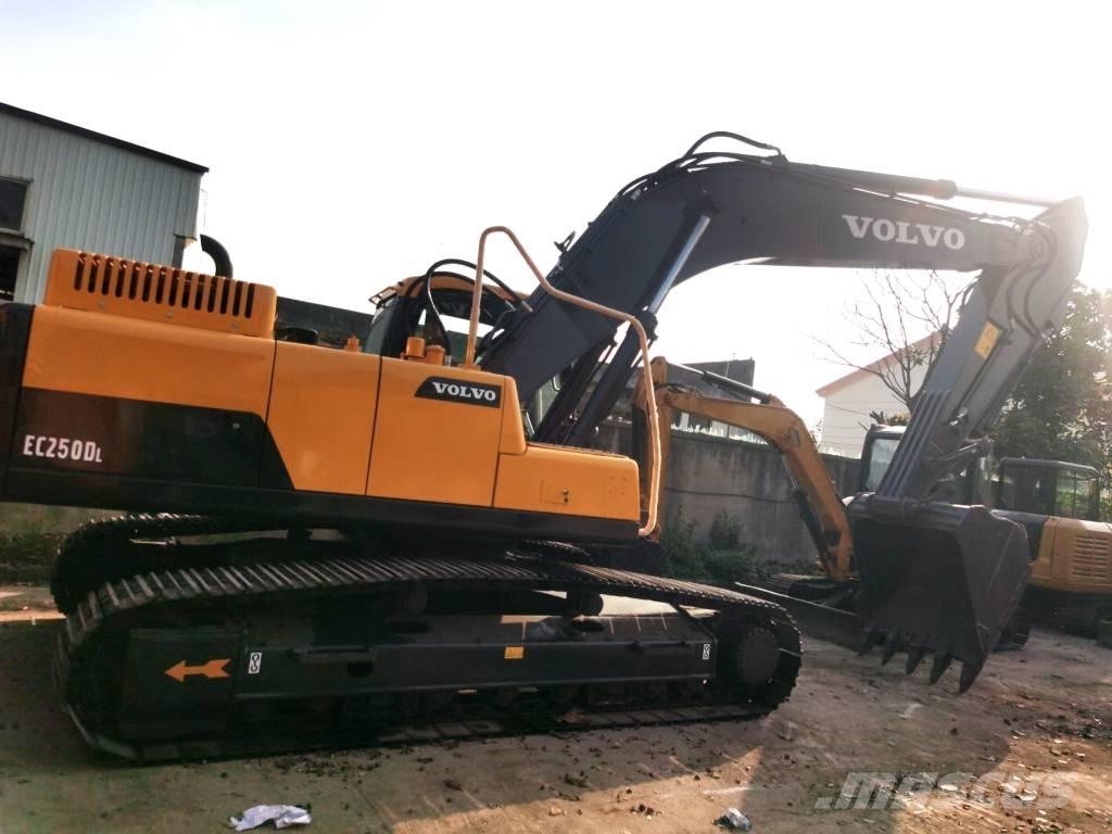 Volvo EC 250 D L Bageri gusjeničari