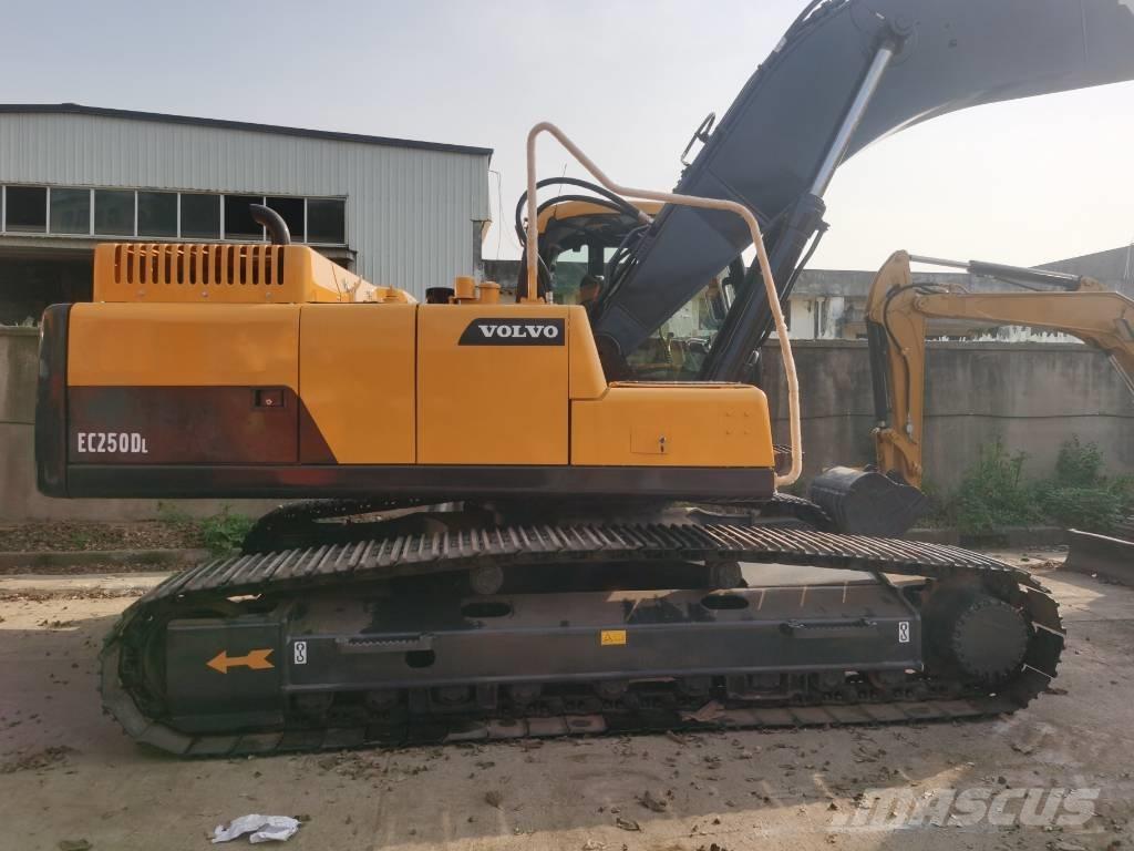 Volvo EC 250 D L Bageri gusjeničari