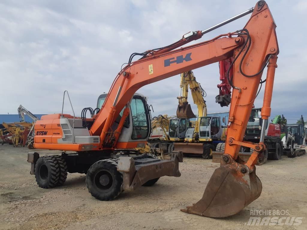 Fiat-Kobelco E175W Bageri na kotačima
