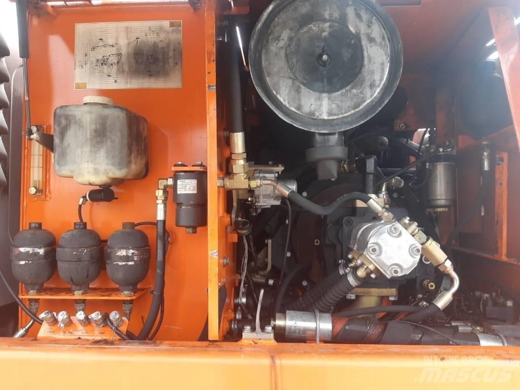 Fiat-Kobelco E175W Bageri na kotačima