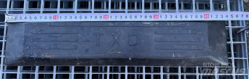  TXD 450A Gusjenice
