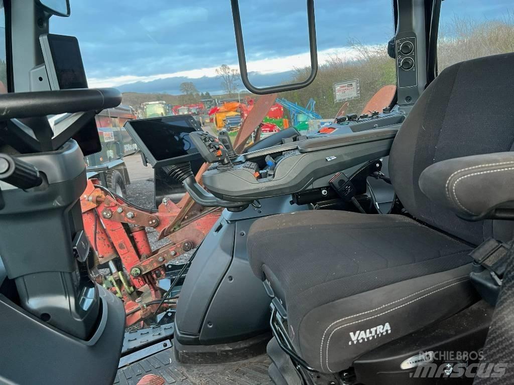 Valtra T 235 Direct Traktori