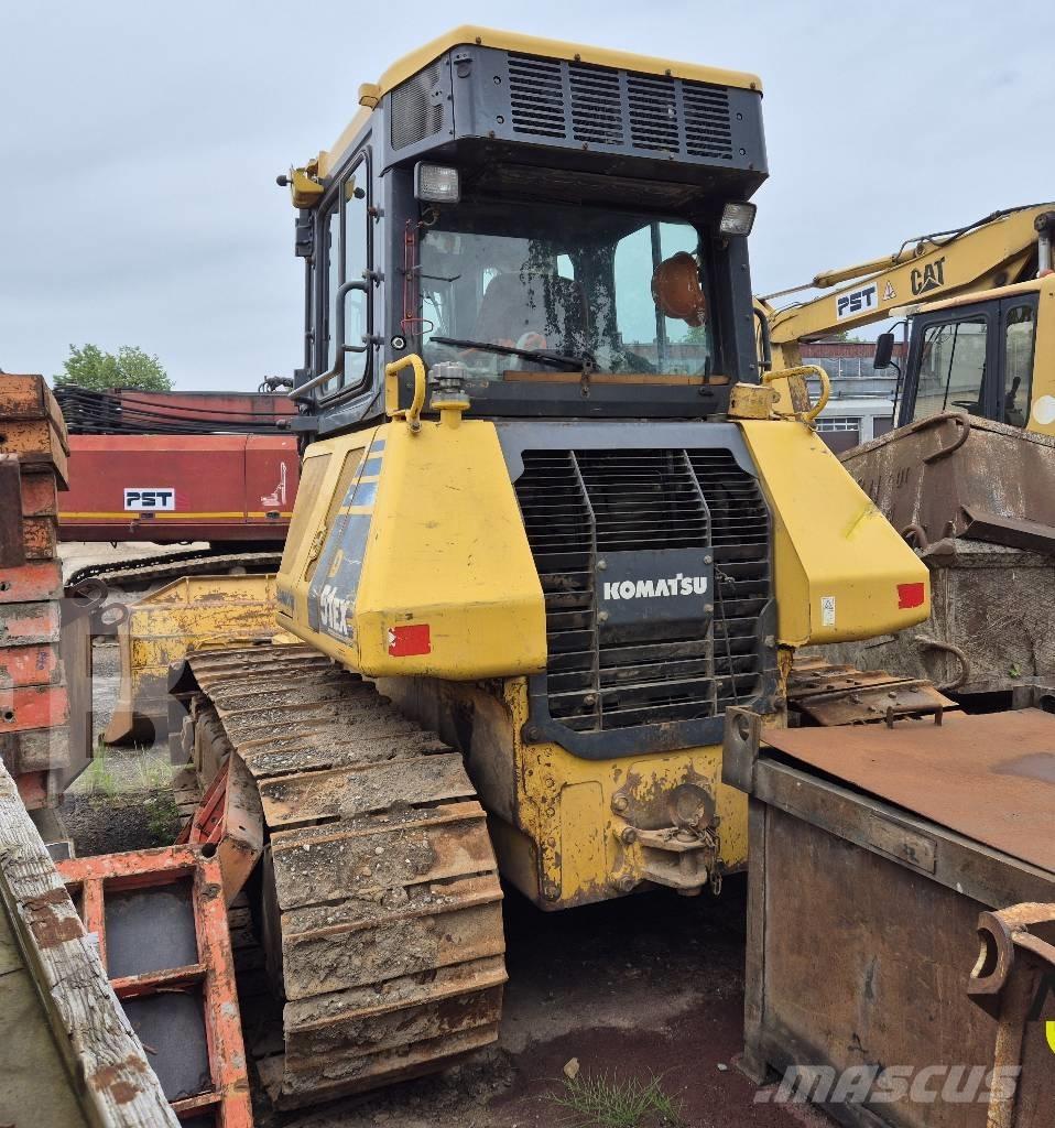 Komatsu D 51 EX-22 Buldožeri gusjeničari