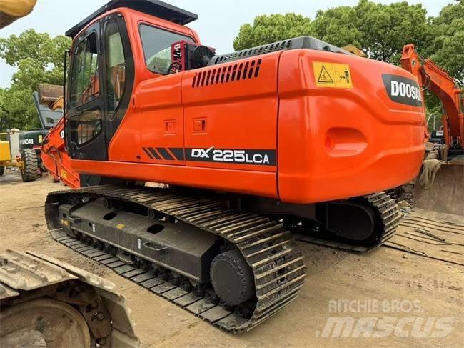 Doosan DX 225 LC Bageri gusjeničari