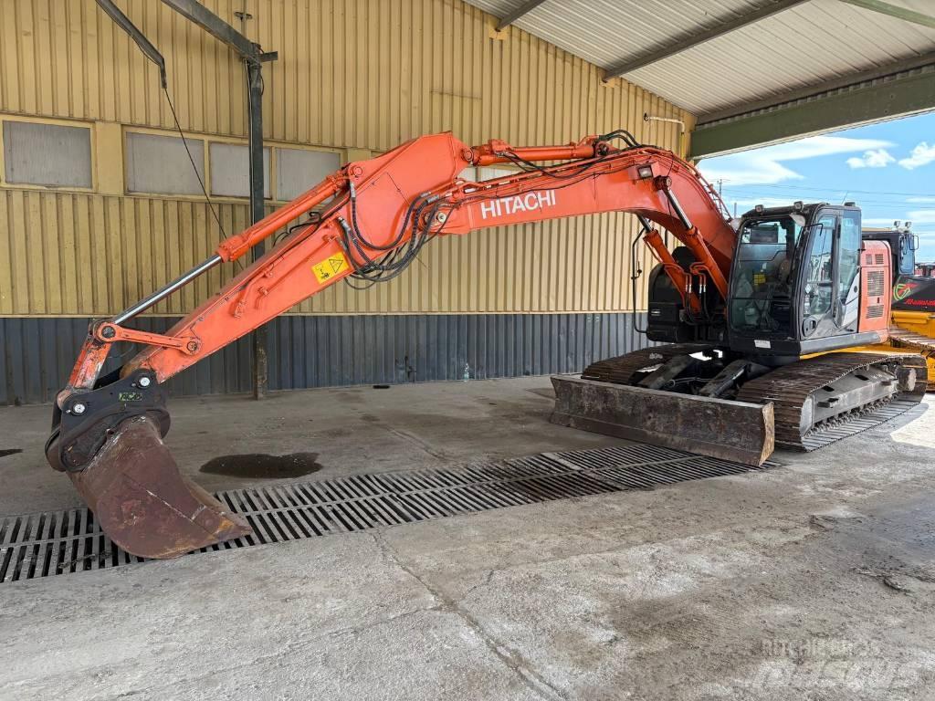 Hitachi ZX 225 Bageri gusjeničari