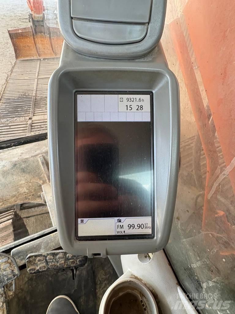 Hitachi ZX 225 Bageri gusjeničari