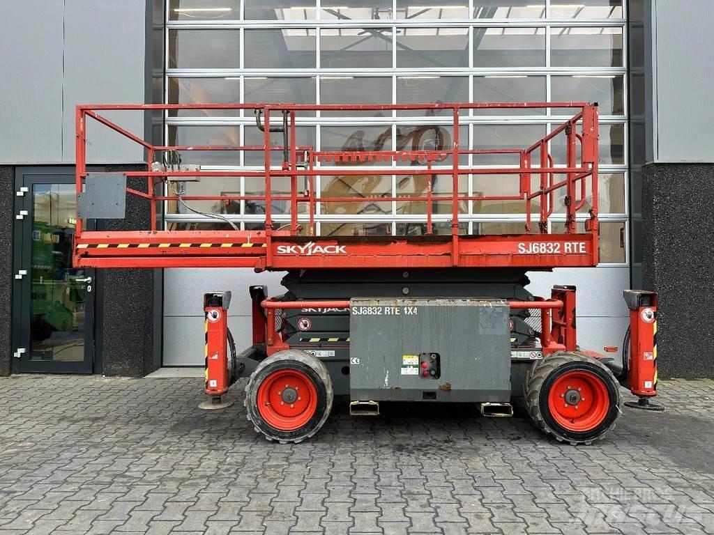 SkyJack SJ6832 RTE Škaraste platforme