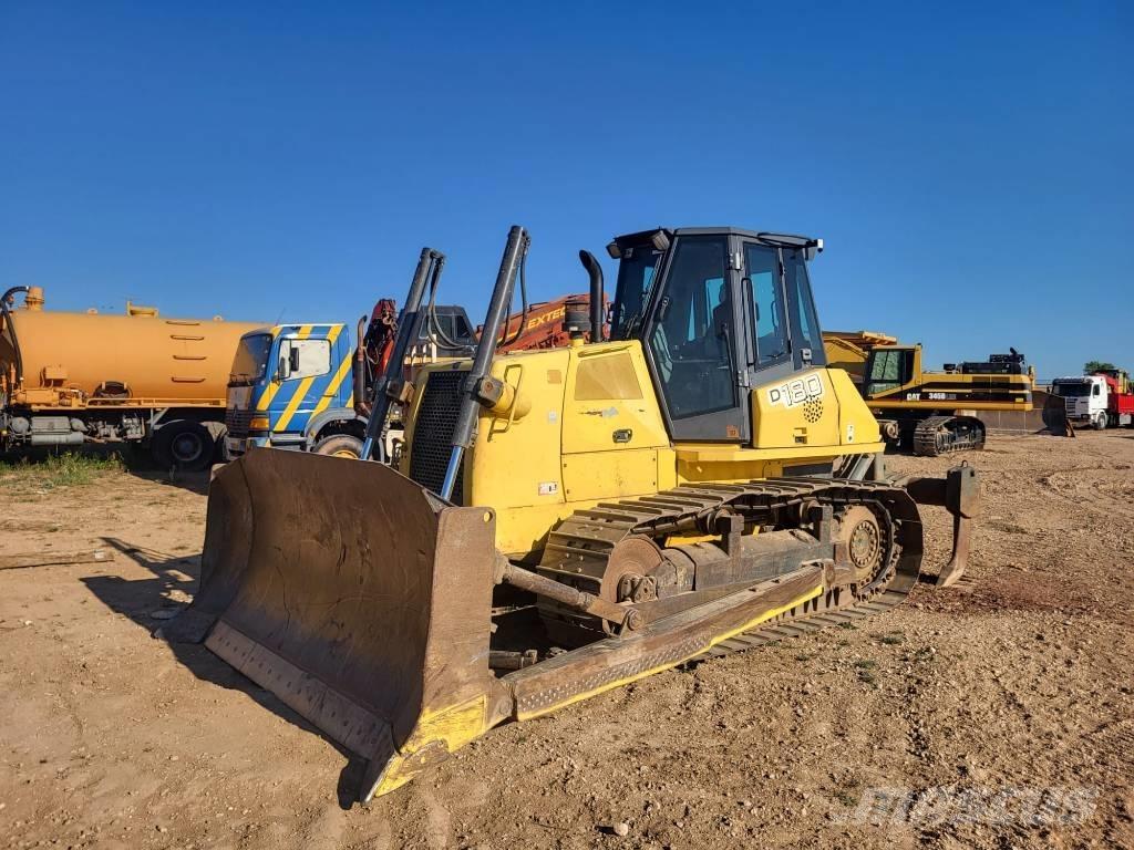 New Holland D 180 Buldožeri gusjeničari