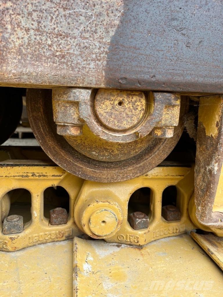 CAT D 6 T LGP Buldožeri gusjeničari