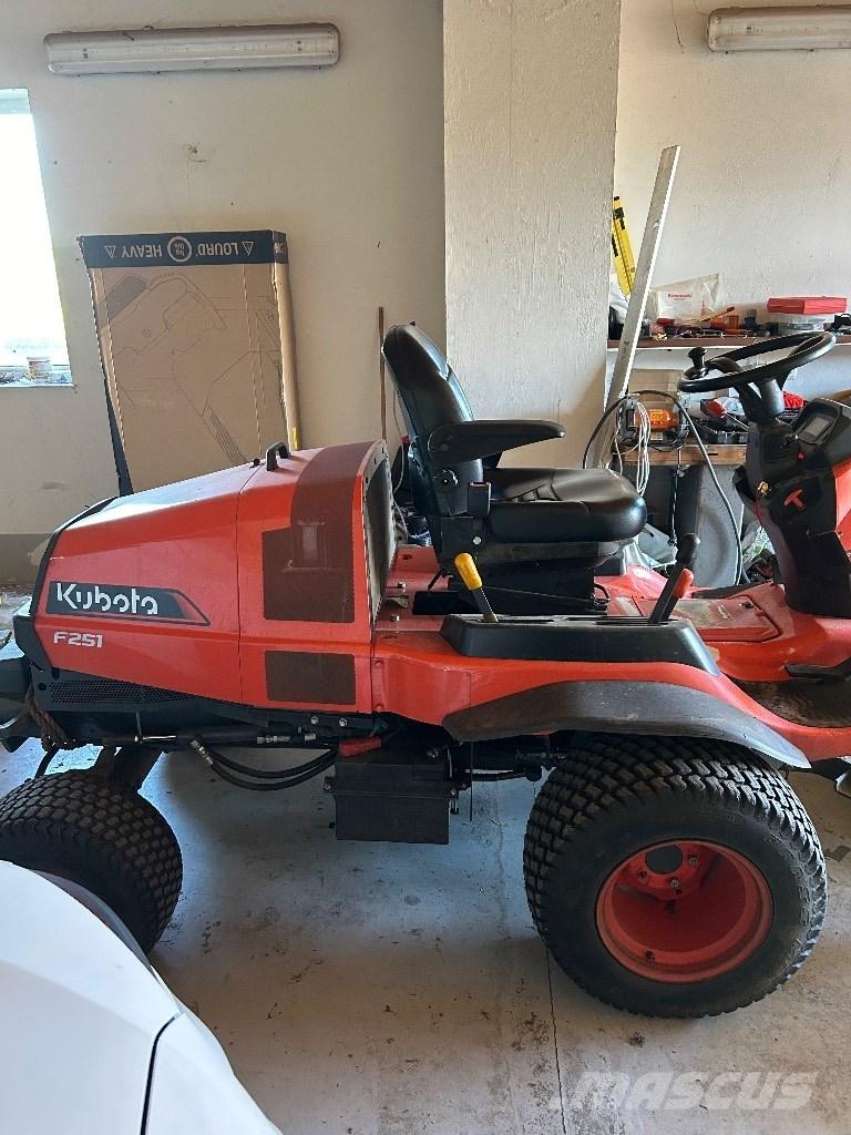 Kubota F 251 Priključne i vučne kosilice