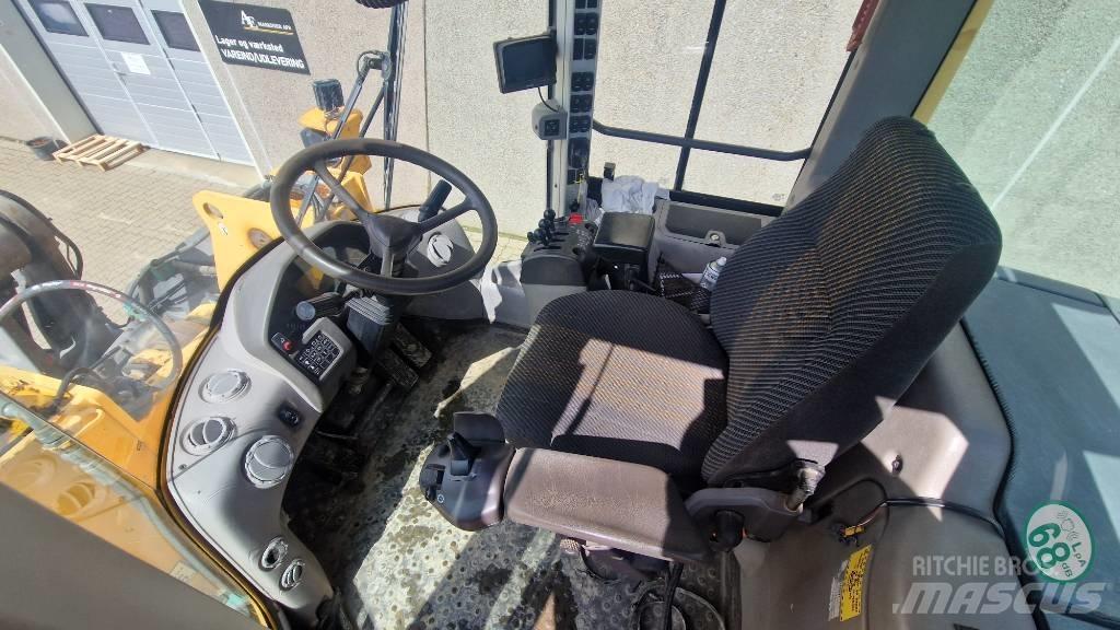 Volvo L 120 F Utovarivači na kotačima