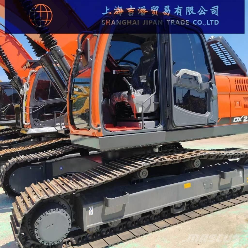 Doosan DX 225 Bageri gusjeničari