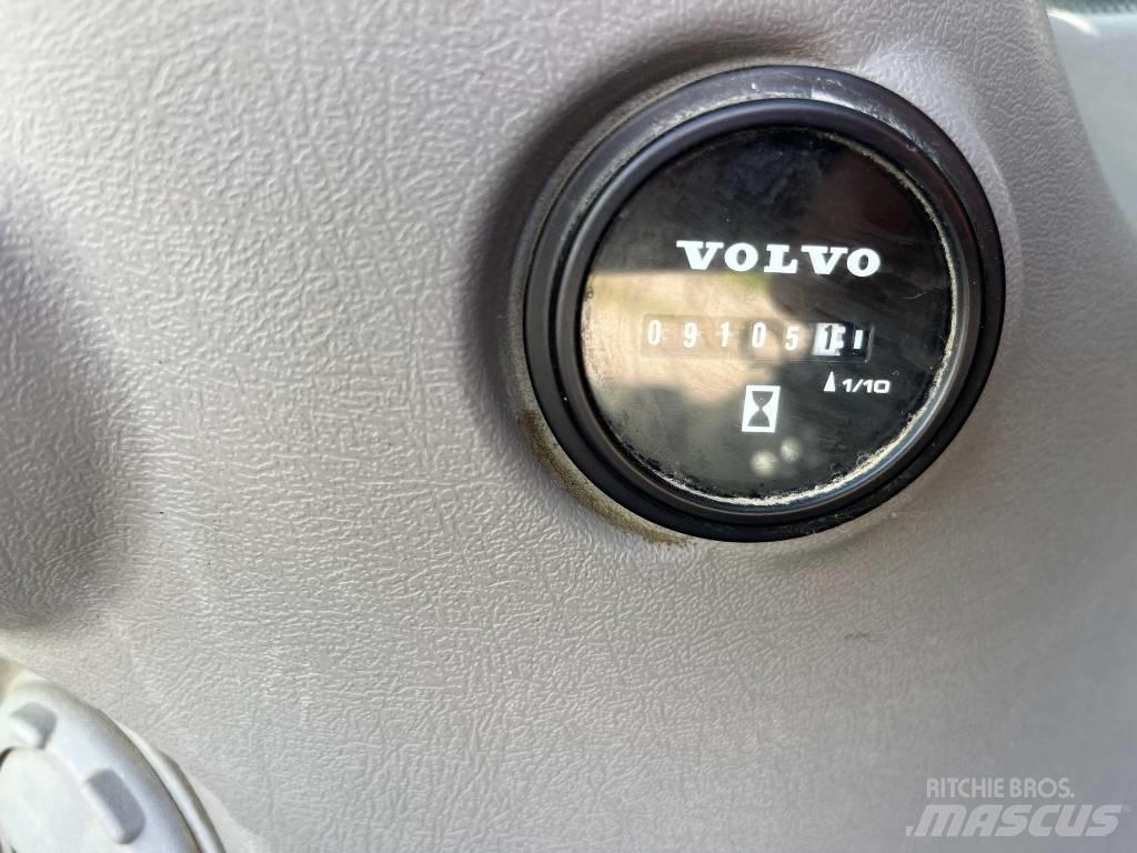 Volvo EC 300 EL Bageri gusjeničari
