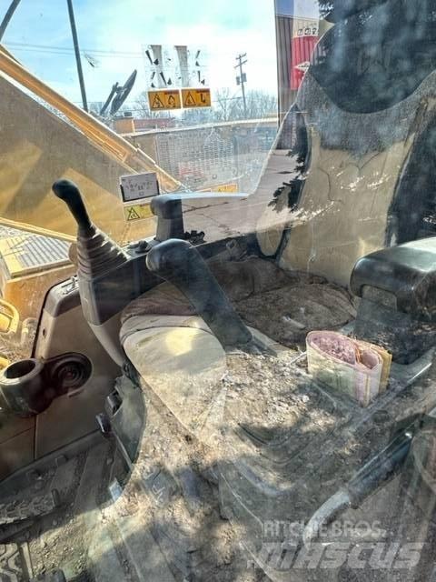 CAT 320 C L Bageri gusjeničari
