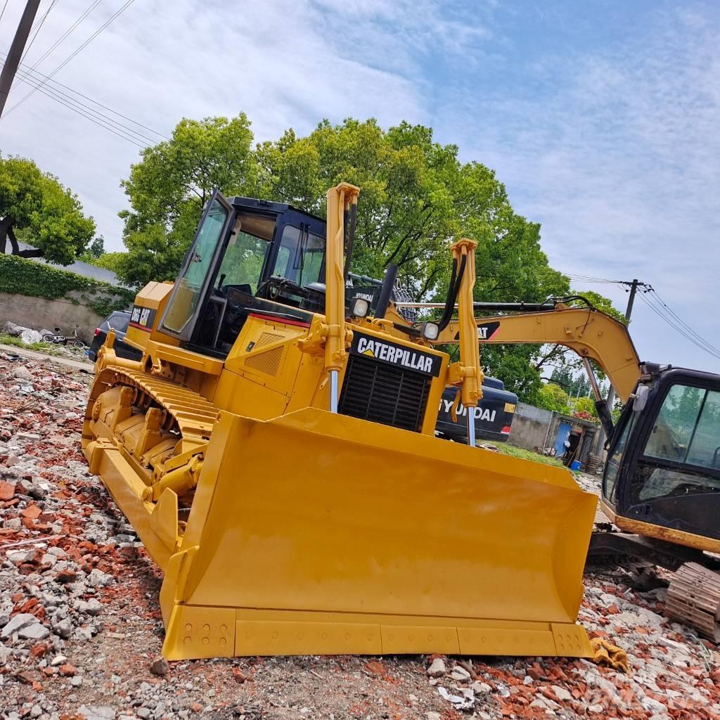 CAT D 6 G Buldožeri gusjeničari