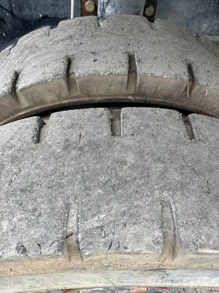 CAT MH 3022 Bageri za manipuliranje materijalom / otpadom
