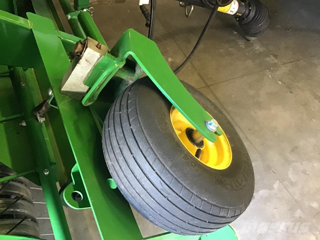 John Deere V461M Rolo balirke