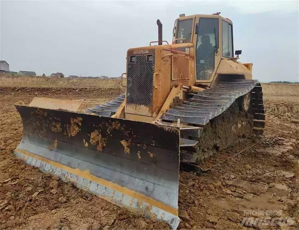 CAT D 5 N Buldožeri gusjeničari