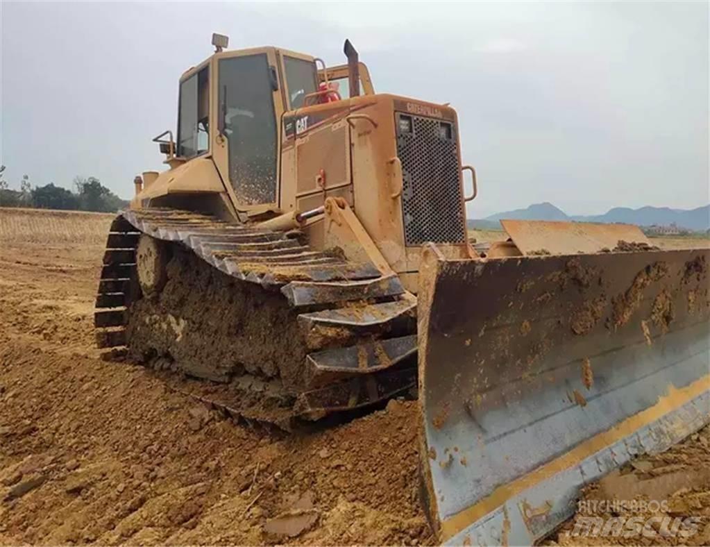 CAT D 5 N Buldožeri gusjeničari