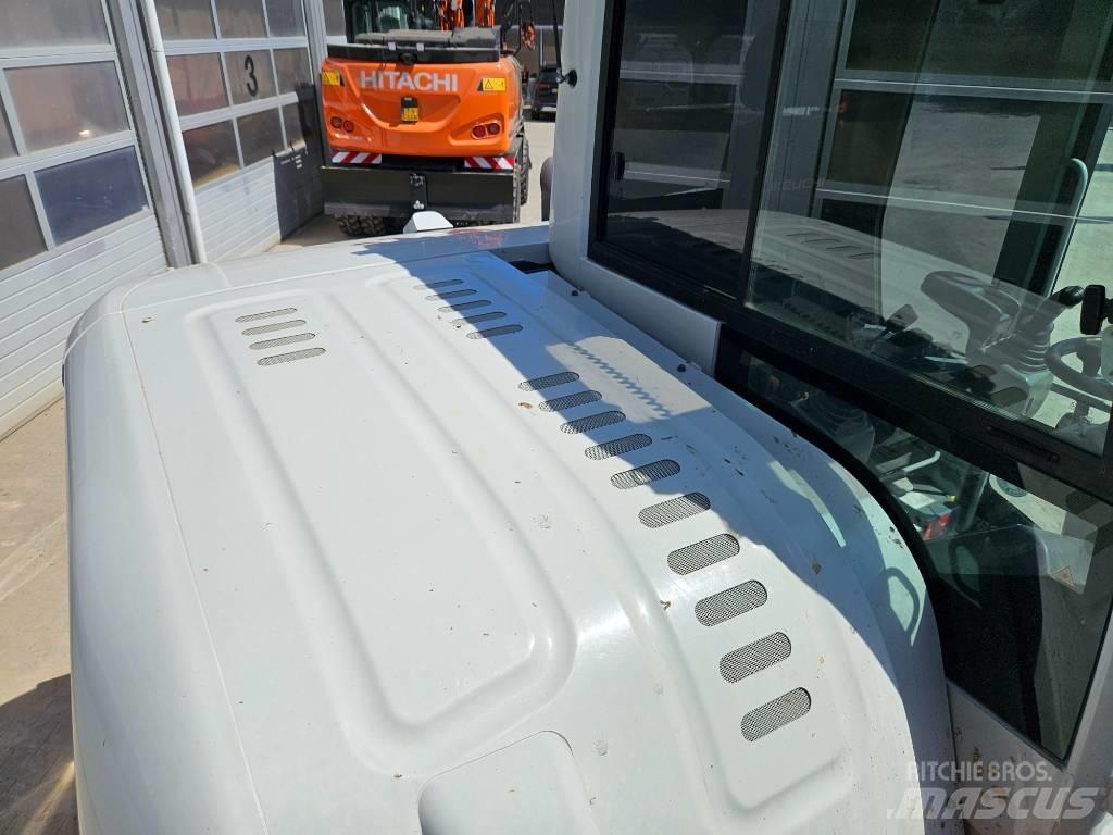 Takeuchi TB295W Bageri na kotačima