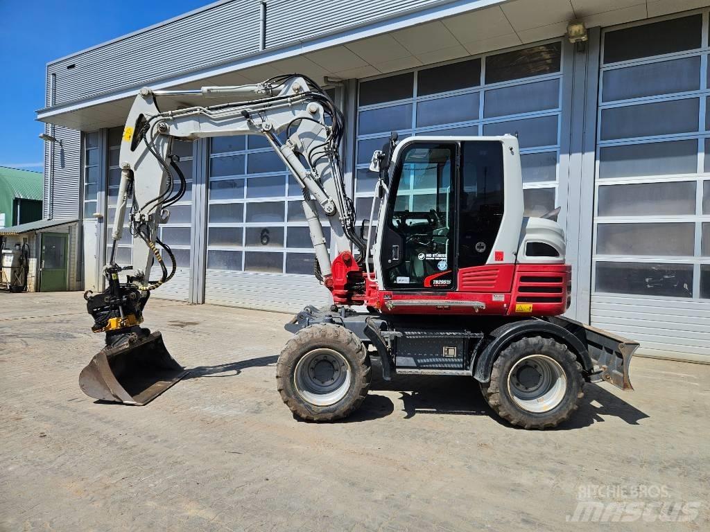 Takeuchi TB295W Bageri na kotačima