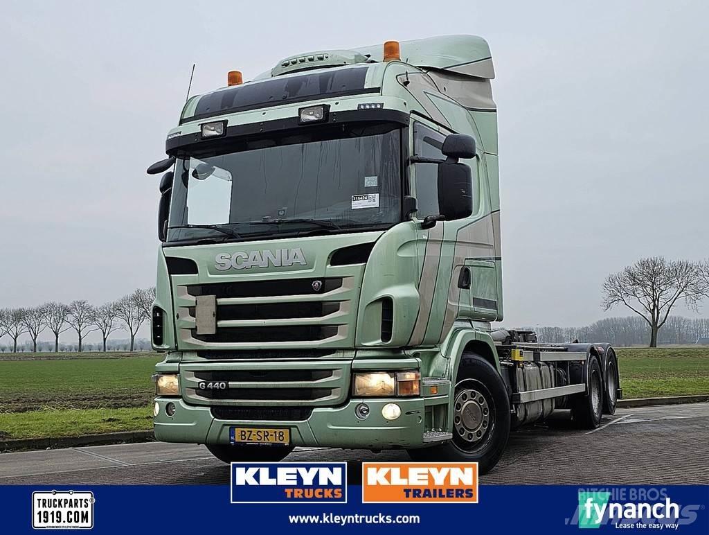 Scania G440 Rol kiper kamioni s kukama za dizanje