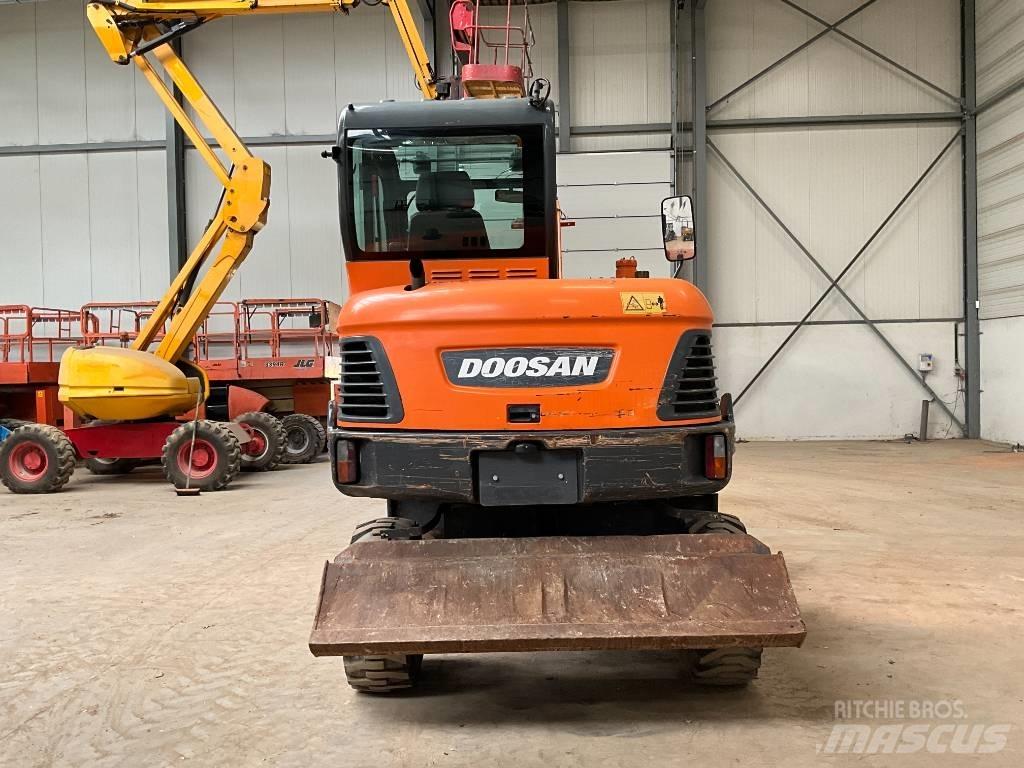 Doosan DX 55 W Bageri na kotačima