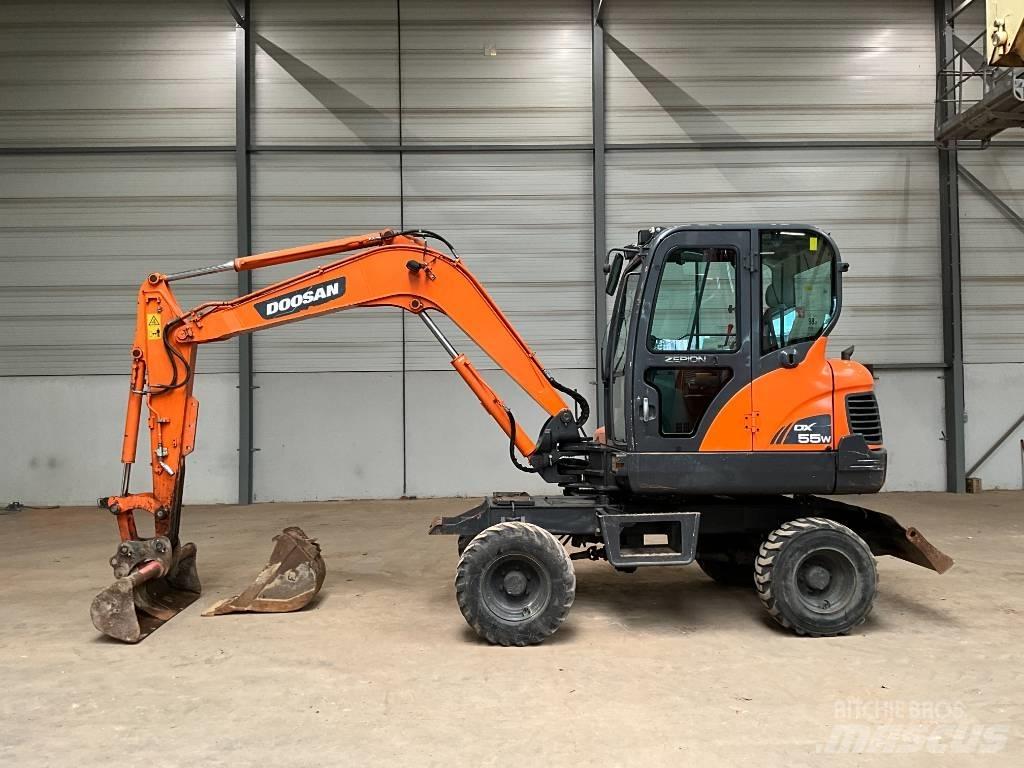 Doosan DX 55 W Bageri na kotačima