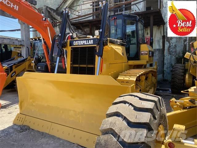 CAT D 6 G Buldožeri gusjeničari