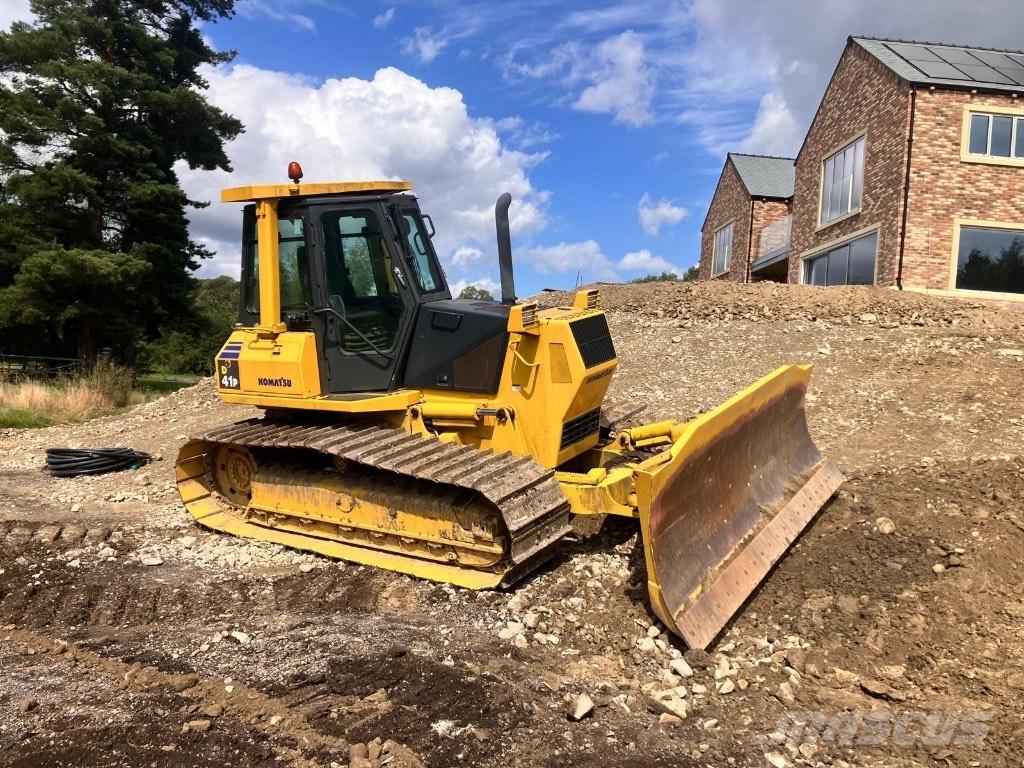 Komatsu D 41 P-6 Buldožeri gusjeničari