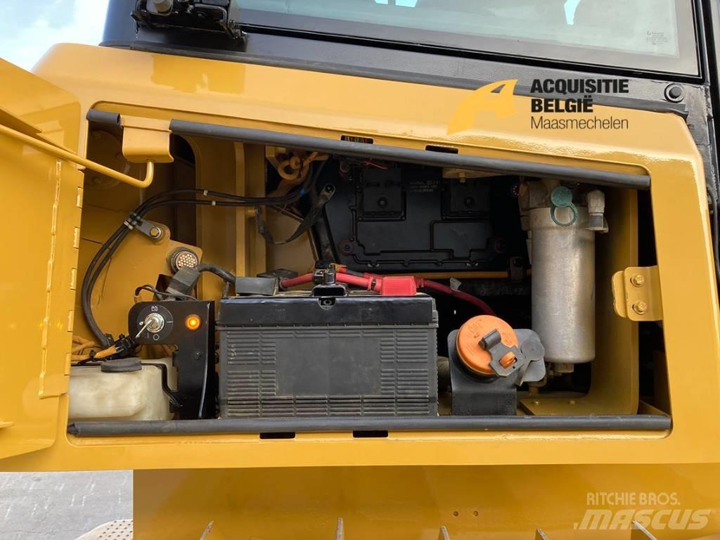 CAT D 6 K 2 LGP Buldožeri gusjeničari