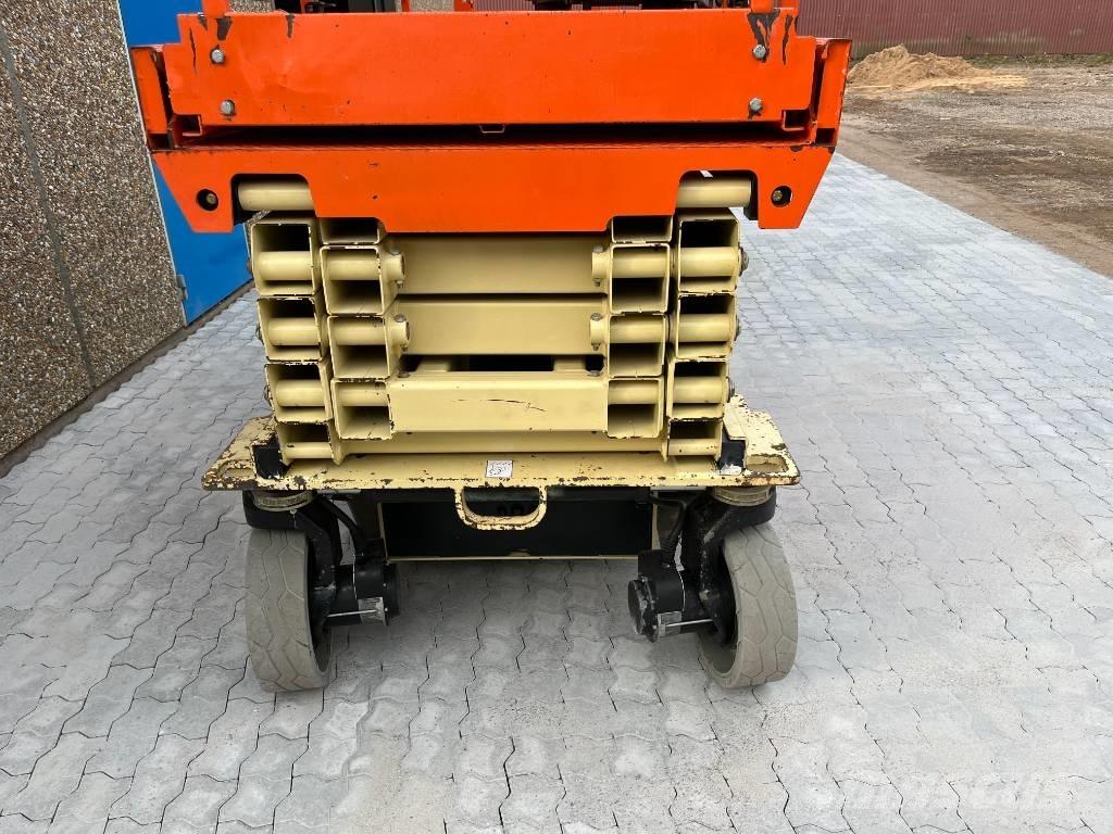 JLG 3246 ES Škaraste platforme