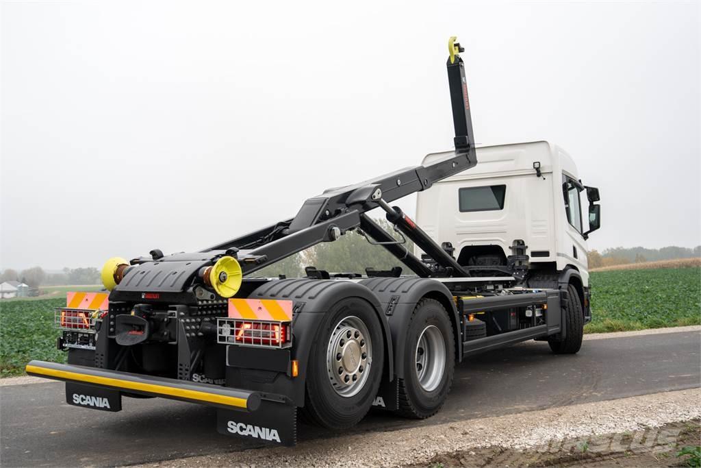 Scania P420 6X2 Rol kiper kamioni s kukama za dizanje