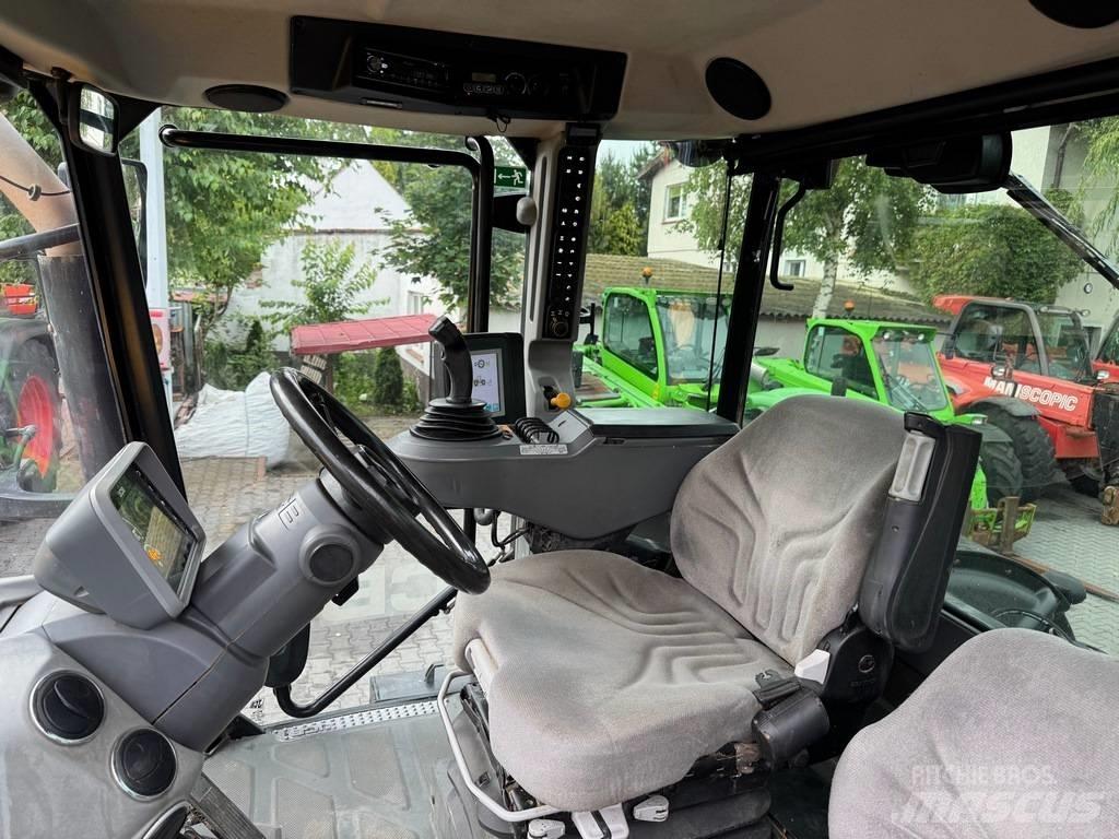 JCB FASTRAC 4220 Traktori