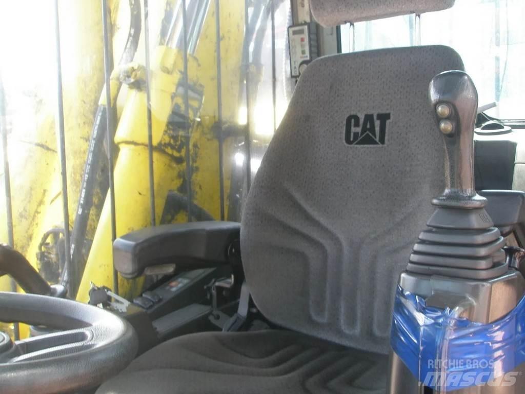 CAT M318F Bageri na kotačima